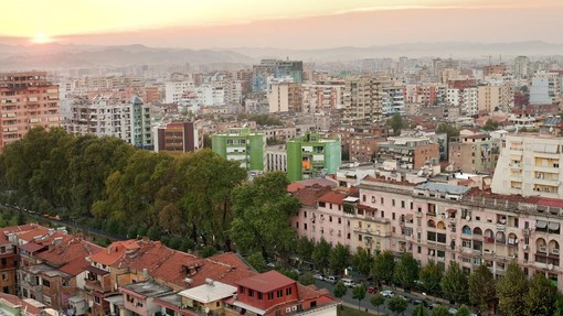 To je evropsko mesto, kjer lahko dopustujete za manj kot 60 evrov na dan (je pravi raj za varčne turiste)
