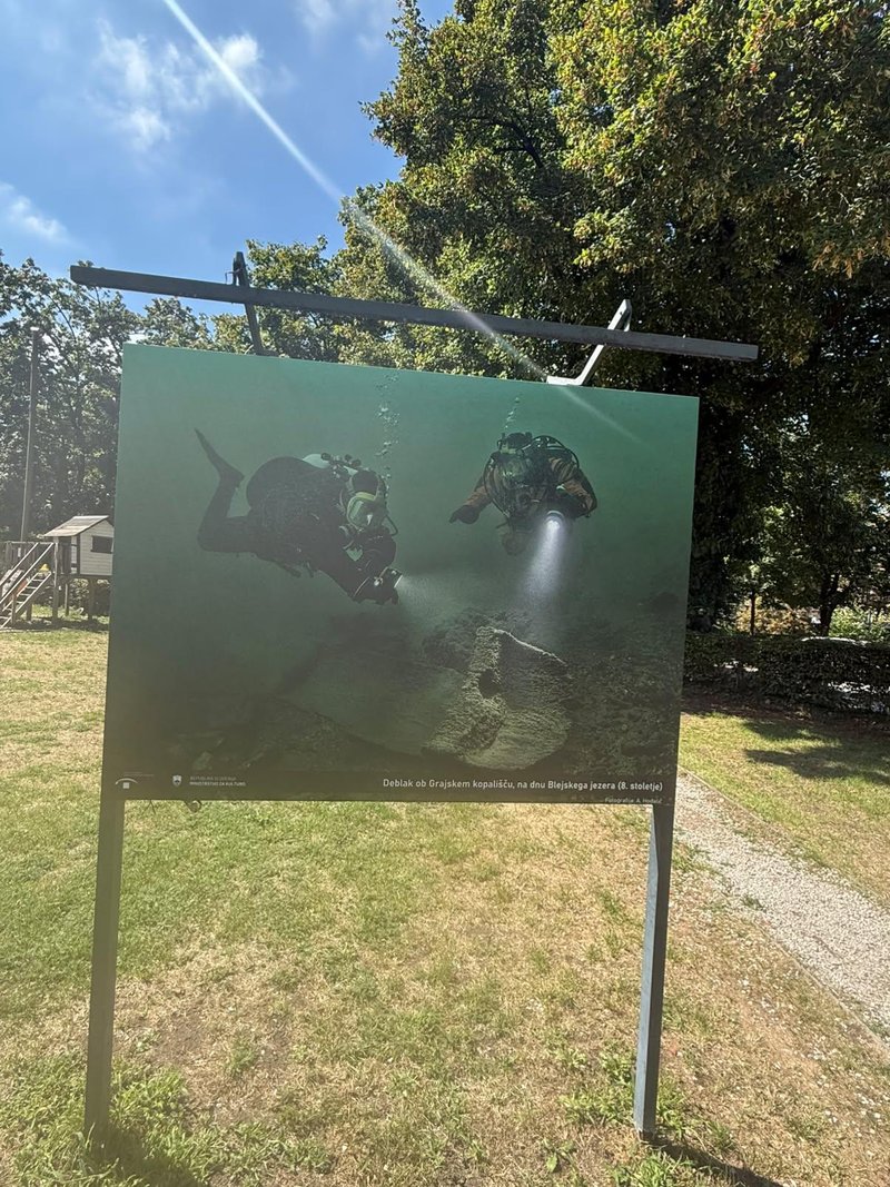 deblak Blejsko jezero grajsko kopalisce razstava
