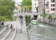 Slovo od poletja? Ne še čisto — v Stari Ljubljani mu lahko na posebnem dogodku še dvignete kozarec