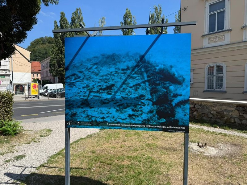 razstava arheologija slovenske vode trojambornica