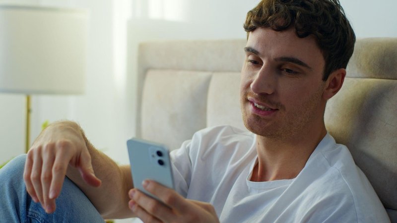 S prihodom jeseni lahko z majhnimi spremembami prihranite več, kot ste mislili – začnite kar pri svojem računu za telefon