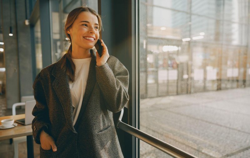 S prihodom jeseni lahko z majhnimi spremembami prihranite več, kot ste mislili – začnite kar pri svojem računu za telefon
