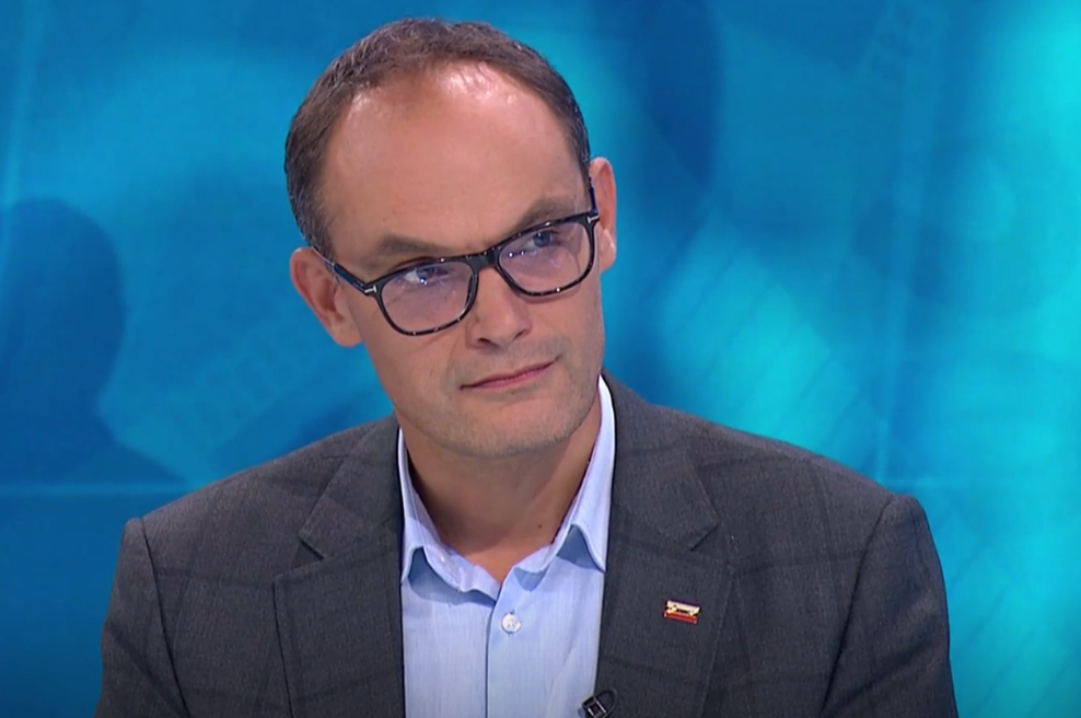 Je minister Anže Logar v Odmevih zavajal javnost? Med njegovimi besedami in dejstvi zazevala velika neskladnost (foto: RTV/posnetek zaslona)