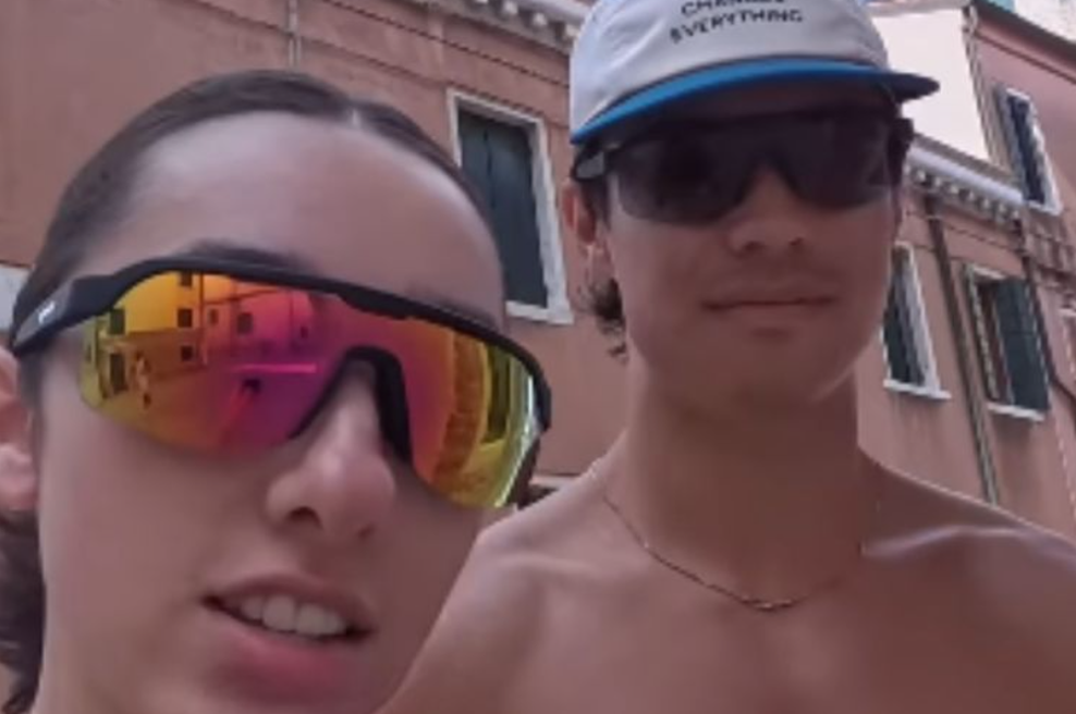 Turista v Italiji presenetili nenavadni pogledi domačinov: niti sanjalo se jima ni, kaj počneta narobe (VIDEO) (foto: TikTok/eats.by.julia/posnetek zaslona)