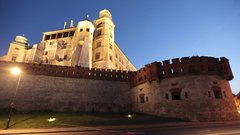 kazimir poljska grad pogreb truplo grobnica skrivnostna smrt prekletstvo zgodovina arheologija
