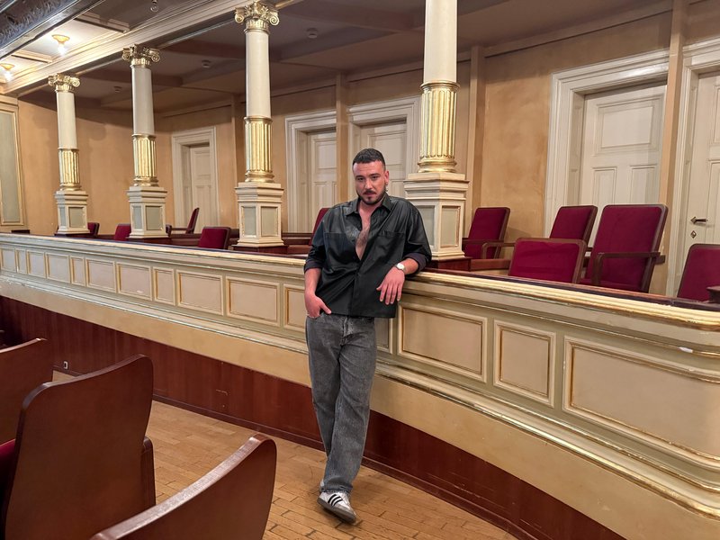 V prostorih ljubljanske Opere so se Batista Cadillac združili s Senidah – nastal je videospot, ki oznanja začetek nečesa velikega