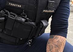 Objavljamo pretresljivi posnetek ravnanja policistov na Čopovi ulici v Ljubljani, zaradi katerega je umrl 37-letni Armin