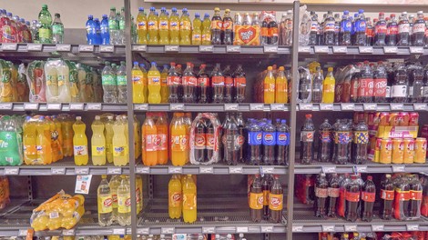 gazirane pijace ledvice zdravje skodljivo sladkor raziskava telo clovek napitek