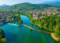 Bosansko mesto, ki velja za eno najlepših. Zaradi njegove bližine ga lahko Slovenci obiščemo tudi čez vikend — in da, res se splača