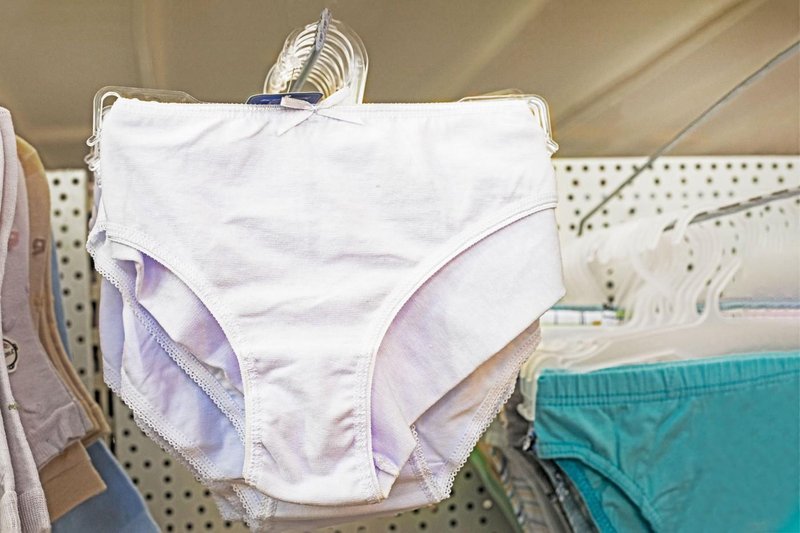 Kaj se zgodi z vašim telesom, če prenehate nositi spodnje perilo? To pravijo strokovnjaki