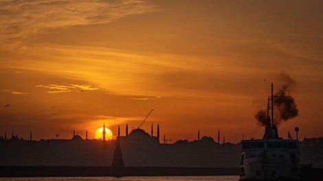 hagija sofija istanbul turcija skrivni podzemni tumeli predori najdba odkritje prenova rusevine cerkev zgradba
