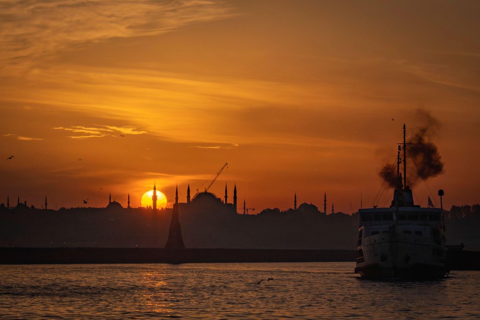 hagija sofija istanbul turcija skrivni podzemni tumeli predori najdba odkritje prenova rusevine cerkev zgradba