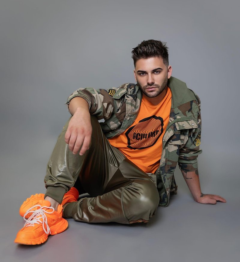 Iz garaže naravnost v Križanke: TikTok senzacija Sergej Poposki bo oder ogrel pred legendarnim Željkom Bebekom