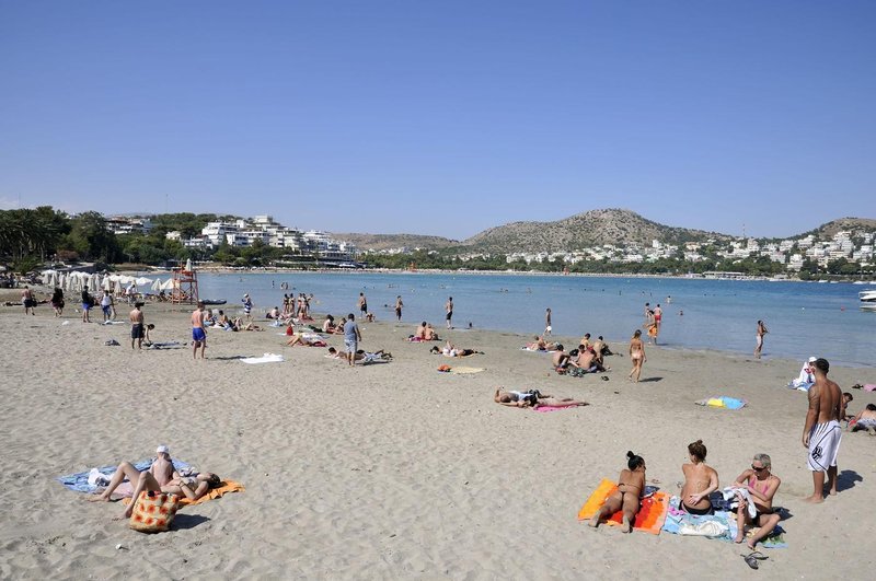 Tragedija v znanem letovišču: spor zaradi ležalnika se je končal s smrtjo