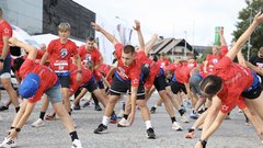 
                                                         Uspešni prvi Bimbo Race Adria na Grosupljem, kjer so številni tekači združili moči in Rdečemu križu zagotovili kar 13.000 kosov kruha