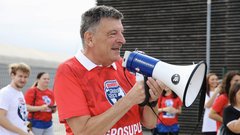 
                                                         Uspešni prvi Bimbo Race Adria na Grosupljem, kjer so številni tekači združili moči in Rdečemu križu zagotovili kar 13.000 kosov kruha