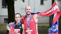 
                                                         Uspešni prvi Bimbo Race Adria na Grosupljem, kjer so številni tekači združili moči in Rdečemu križu zagotovili kar 13.000 kosov kruha