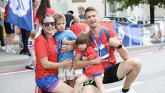 
                                                         Uspešni prvi Bimbo Race Adria na Grosupljem, kjer so številni tekači združili moči in Rdečemu križu zagotovili kar 13.000 kosov kruha