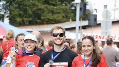 
                                                         Uspešni prvi Bimbo Race Adria na Grosupljem, kjer so številni tekači združili moči in Rdečemu križu zagotovili kar 13.000 kosov kruha