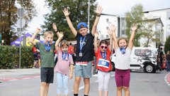 
                                                         Uspešni prvi Bimbo Race Adria na Grosupljem, kjer so številni tekači združili moči in Rdečemu križu zagotovili kar 13.000 kosov kruha