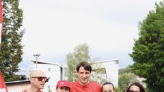 
                                                         Uspešni prvi Bimbo Race Adria na Grosupljem, kjer so številni tekači združili moči in Rdečemu križu zagotovili kar 13.000 kosov kruha