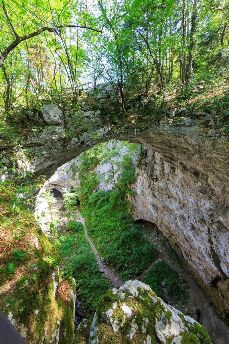 Kras Rakov Skocjan dolina veliki Mali naravni most
