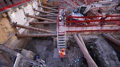 hotel dieu pariz ostanki zgodovina galci rimljani cezar julij francija najdba zid arheologija ogenj pozar