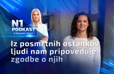 N1 podkast s Suzano Lovec: Iz posmrtnih ostankov ljudi nam pripoveduje zgodbe o njih