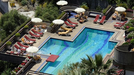hotel luksuz terasa bazen