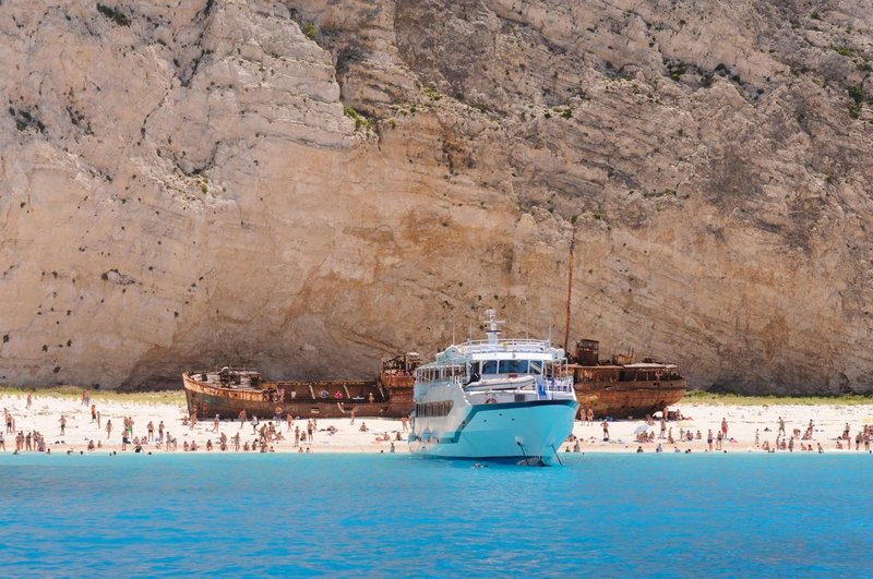 Navagio zaliv plaza Grcija