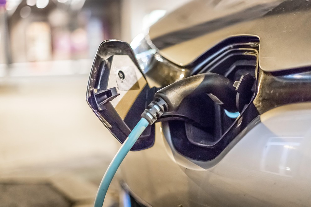 gelly auto kitajska elektricni avtomobili baterija ekspresno polnjenje hitrost rekord zda svet avtomobilizem gospodarstvo industrija