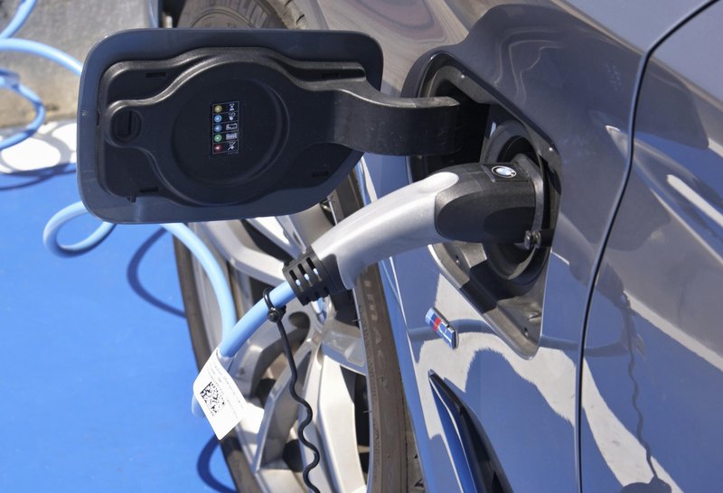 gelly auto kitajska elektricni avtomobili baterija ekspresno polnjenje hitrost rekord zda svet avtomobilizem gospodarstvo industrija