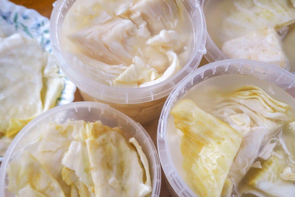 kislo zelje kisanje rusija skrivnost redkev recept slanica hrana kulinarika