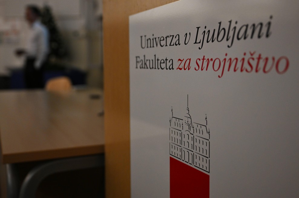Študenti, komisijski izpiti bodo od letos še dražji, splača se vam potruditi in opraviti v prvih treh poskusih - preverite cenike! (foto: Bobo)