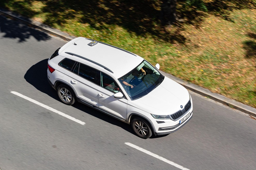 voznja avto hitrost poraba goriva kodiak skoda cesta prevoz dizel bencin kilometri na uro raziskava statistika