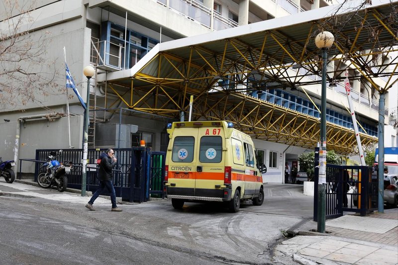 25-letna Slovenca na Kreti padla z obzidja, eden se bori za življenje