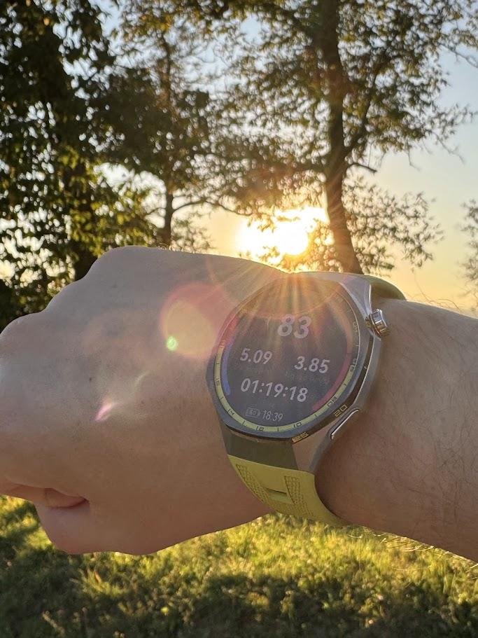 Huawei Watch GT 7: uro sem preizkusil na tekih, pohodih in med spanjem