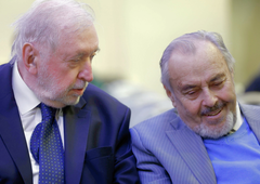 Znano je, kdo bo prenavljal zunanjepolitično strategijo Slovenije: med prvonavedenimi Ernest Petrič in Dimitrij Rupel