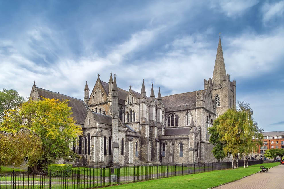 DUBLIN Prestolnica Irske je lahko jeseni prav tako odlična izbira za prijeten mestni oddih, ki privablja z bogato zgodovino, živahnim …