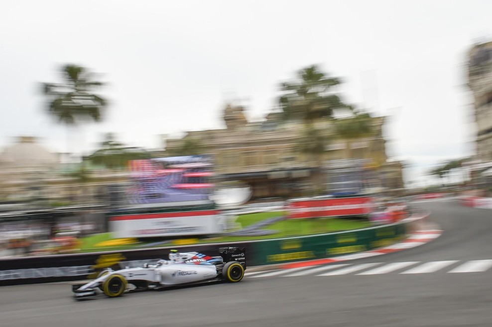Dirkač formule 1 je na naslednjo dirko namesto z letalom odšel s tem - je pogumen ali nor? (foto: Profimedia)