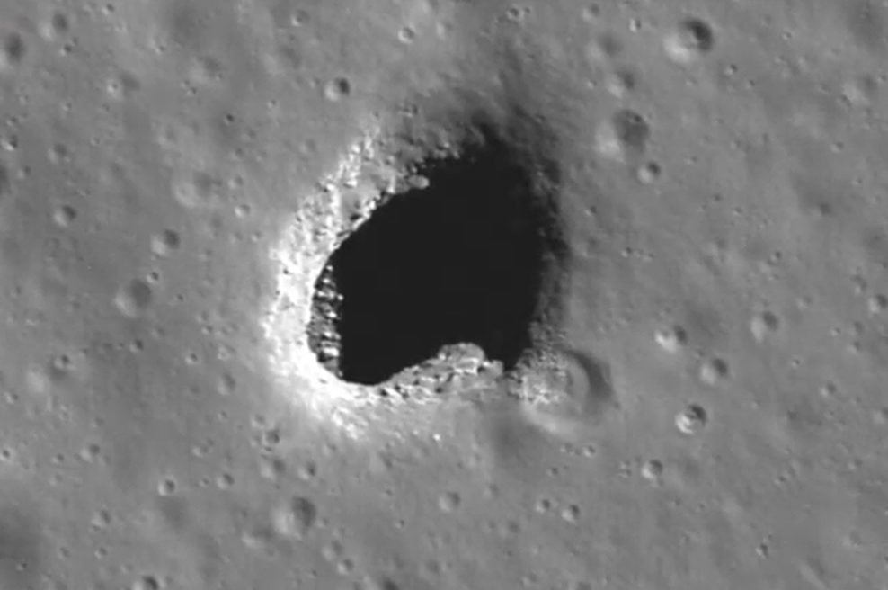 NASA na Luni odkrila skrivnostno luknjo, zdaj jo želi raziskati: če je notri to, kar sumijo, da je, bi se lahko spremenilo vse (foto: YouTube/posnetek zaslona)