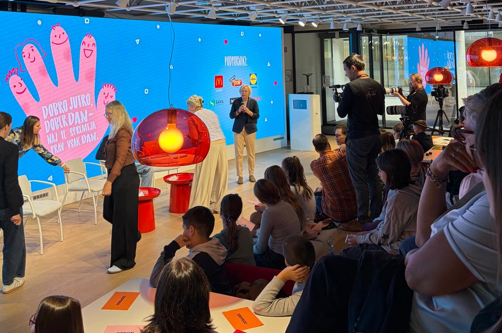 Dobrodelna akcija v Tednu otroka: Vsak pozdrav šteje. Vsak Happy Meal pomaga. (foto: McDonald's Slovenija)