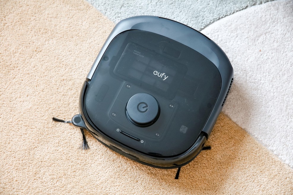 Popolna čistoča doma brez truda: Napredni robotski sesalnik eufy Robot Vacuum Omni E28 sedaj na voljo v Big Bangu (foto: eufy)