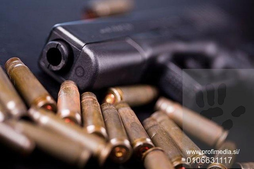 Uslužbenca ubita med opravljanjem rutinskega dela: policija prisiljena uporabiti skrajna sredstva (foto: Profimedia)