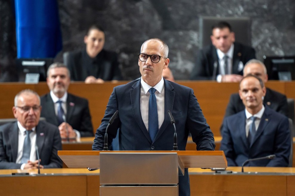 Javni poziv za dr. Tadeja Ostrca: "Duševna stiska ne more čakati do leta 2031" (foto: profimedia)