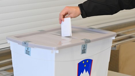 Velik preobrat - a razlika je izjemno majhna, odločilni bodo še neprešteti glasovi