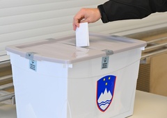 Velik preobrat - a razlika je izjemno majhna, odločilni bodo še neprešteti glasovi