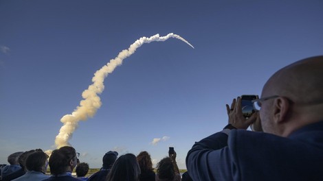 artemis ii nasa vesolje osoncje misija podatki 800 gigabajtov skupnost znanost galaksija zda podatki