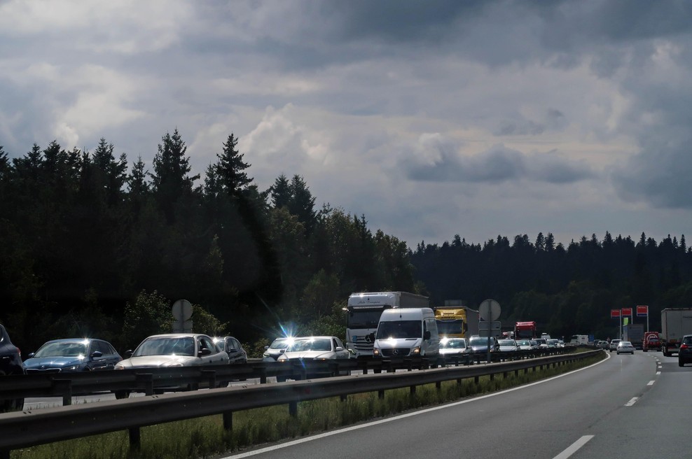 Se boste ponoči vozili proti Ljubljani? To morate vedeti, preden sedete za volan (foto: Bobo)