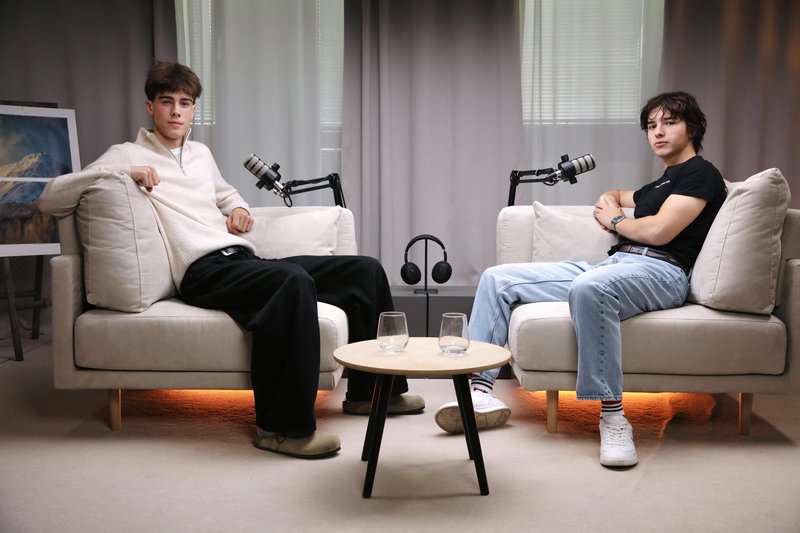 Mark Kastelic, 19-letni GT3 dirkač v podkastu Neobremenjeno: "Formula 1 je postala bedna"